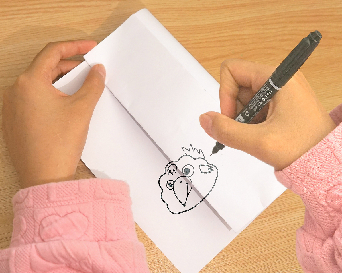 8一9岁用纸袋做小鸟小手工图解 简易手偶玩具如何制作图片及步骤 咿咿呀呀儿童手工网