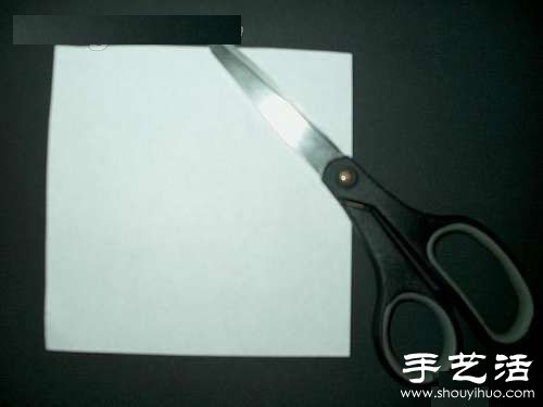 教你如何简单手工DIY雪花剪纸 