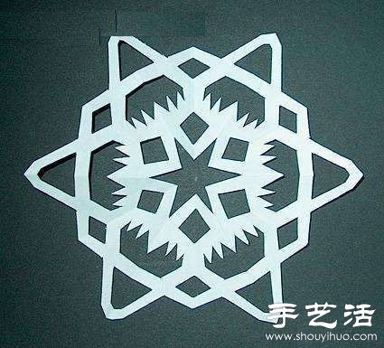 教你如何简单手工DIY雪花剪纸 