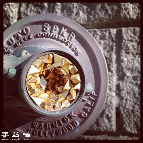 拯救市容行动：DIY纸片结晶体修补残破砖瓦 
