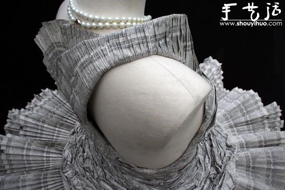 电话簿手工制作的礼服 