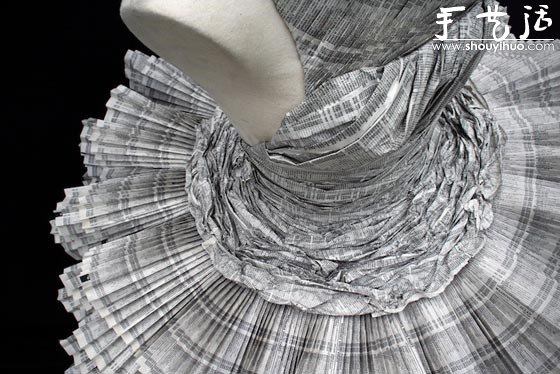 电话簿手工制作的礼服 