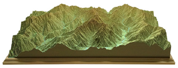 依照等高线层层堆叠 手工富士山纸模型 