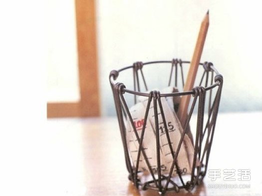 铝线笔筒的制作方法步骤 用铝线DIY笔筒的教程 