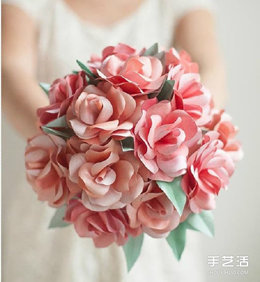 如何制作玫瑰花手捧花 剪纸玫瑰手捧花图解 