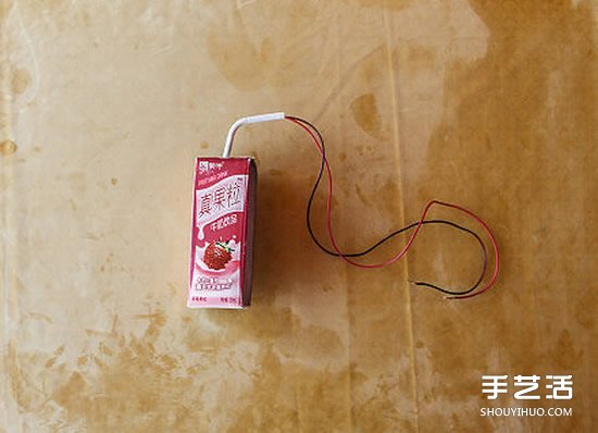 牛奶盒废物利用DIY制作创意台灯的方法步骤 