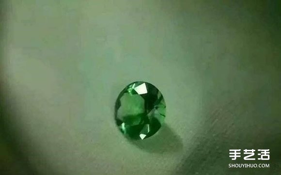 啤酒瓶做钻石怎么做 啤酒瓶磨成绿钻全过程 