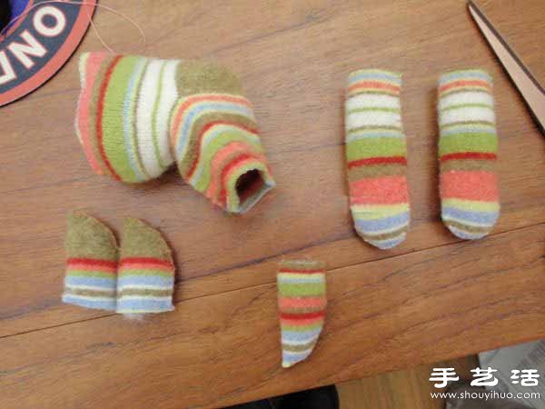 袜子制作毛绒绒的可爱小狗玩偶 