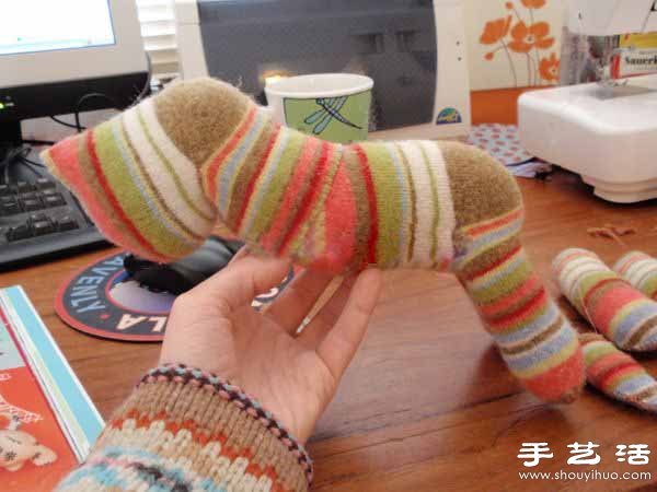 袜子制作毛绒绒的可爱小狗玩偶 