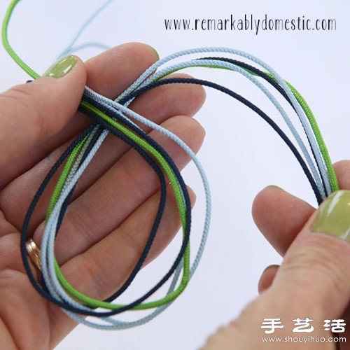小清新风格结绳手链DIY制作图解教程 