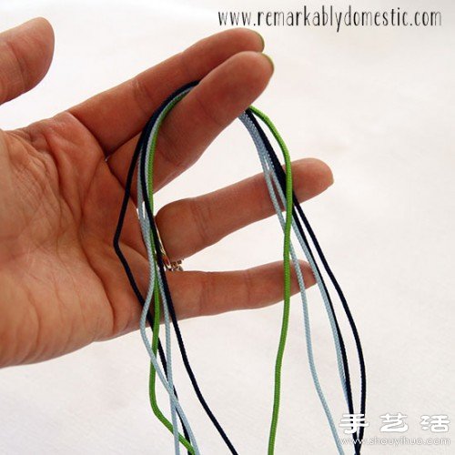 小清新风格结绳手链DIY制作图解教程 