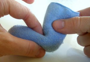 袜子手工制作兔子娃娃的方法 