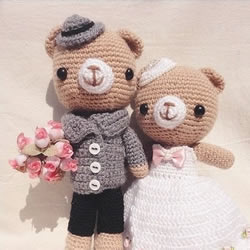 手工针织可爱小熊玩偶婚纱照