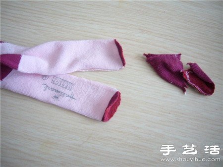 袜子+棉花+纽扣 手工制作兔子娃娃玩偶 