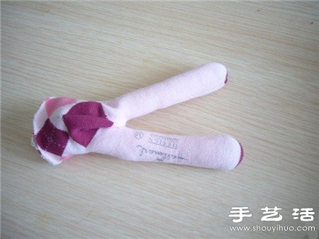 袜子+棉花+纽扣 手工制作兔子娃娃玩偶 