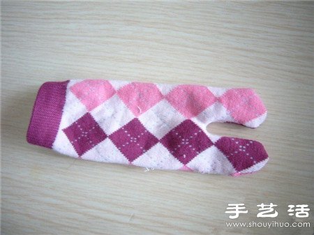 袜子+棉花+纽扣 手工制作兔子娃娃玩偶 