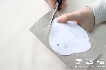 超萌手工布艺龙猫玩偶笔袋制作教程 