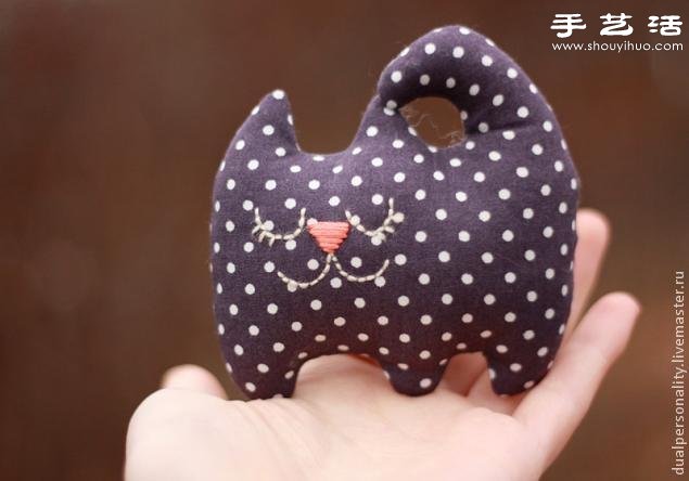手工布艺猫咪靠枕/抱枕/玩偶/挂件制作图解 