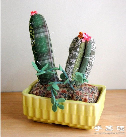布艺手工制作的多肉植物盆栽装饰品 
