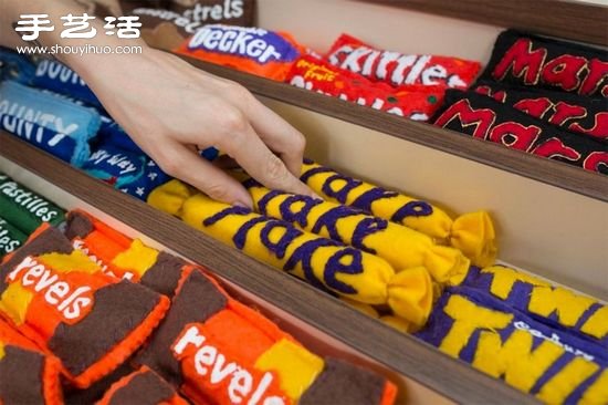耗时7个月 毛毡布手工缝制出来的便利小店 