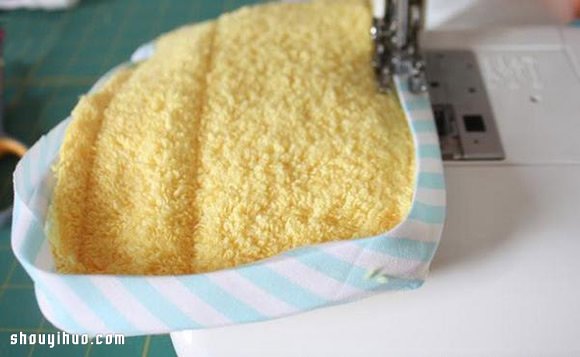 旧毛巾改造再利用 手工制作洗漱用品收纳袋 