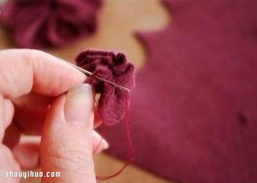 双层不织布花朵布艺手工制作图解教程 