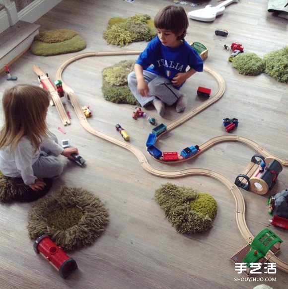 利用绿色毛线织成的自然系地毯 看起来超舒服 