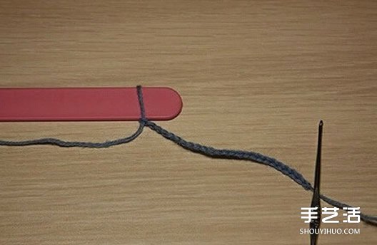 废弃的冰棒棍也能变成钩针编织的好用道具 
