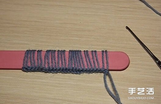 废弃的冰棒棍也能变成钩针编织的好用道具 