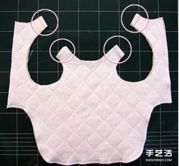 怎样剪裁狗狗衣服 自制狗狗衣服制作过程图解 