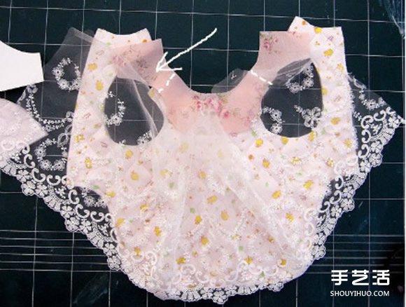 怎样剪裁狗狗衣服 自制狗狗衣服制作过程图解 