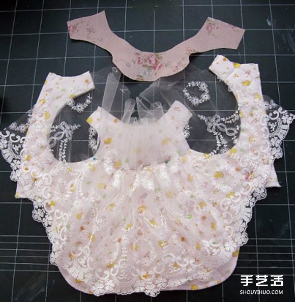 怎样剪裁狗狗衣服 自制狗狗衣服制作过程图解 