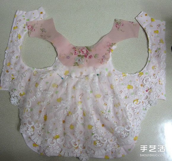 怎样剪裁狗狗衣服 自制狗狗衣服制作过程图解 