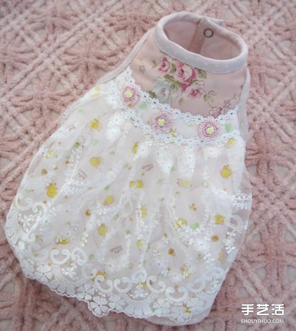 怎样剪裁狗狗衣服 自制狗狗衣服制作过程图解 